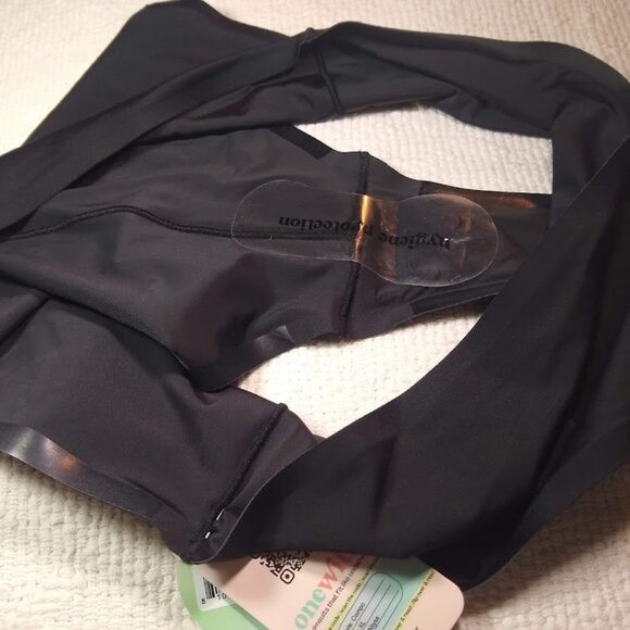 NWT Onewith XL Shark Tank swim bottoms no-slip - Picture 6 of 6